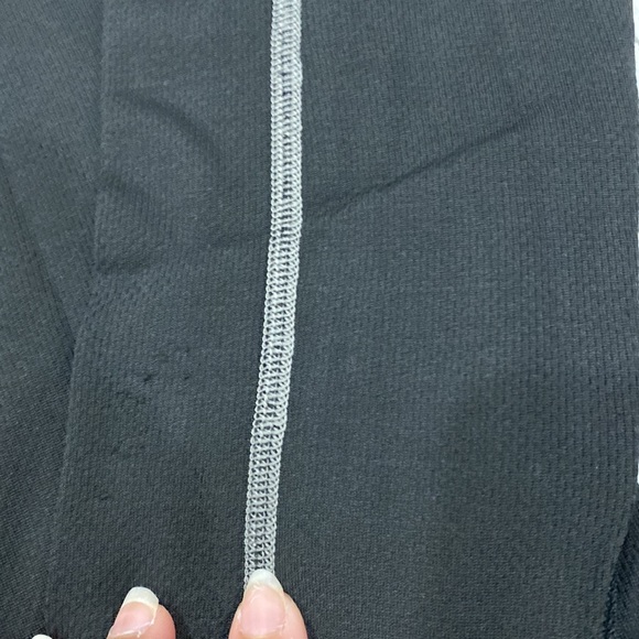 Women's Helly Hansen Long Sleeve Shirt (Small) - Picture 6 of 6